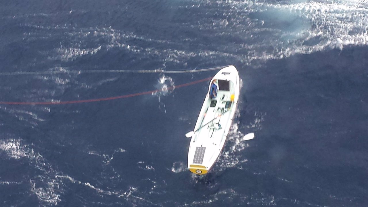 Rescate barco en Mahón