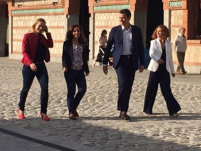 Pedro Sánchez con Sara Hernández, Zaida Cantera