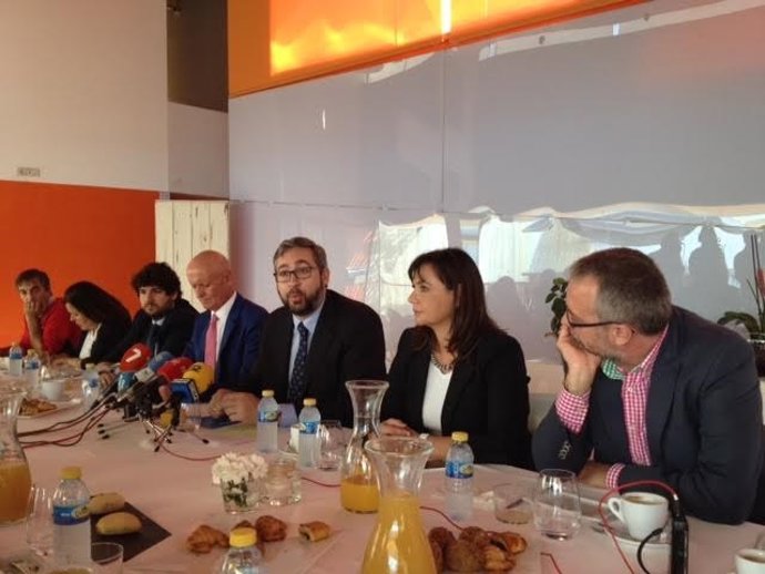 Desayuno informativo PP