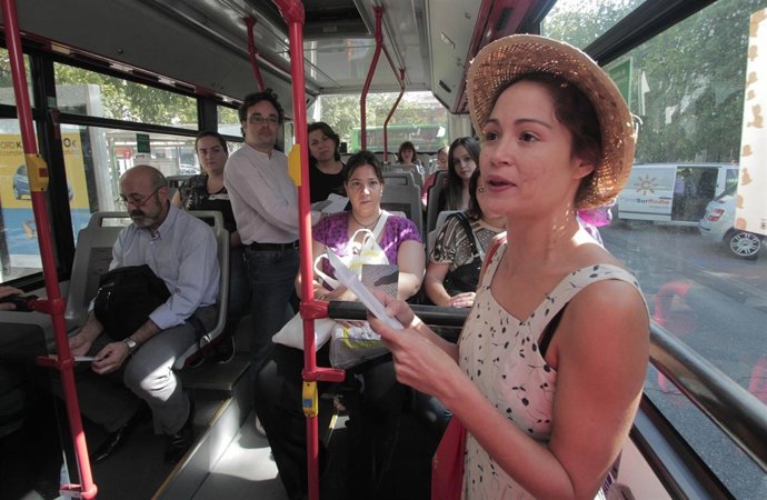 Celebración de la actividad 'Flash-bus' en Aucorsa