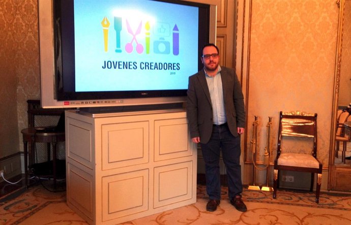 El concejal de Juventud Daniel Llanos en la presentación 