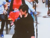 Porto rompe a llorar cuando el fiscal le enseña la foto del cadáver de Asunta