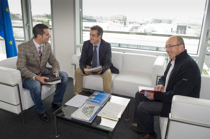 Martín con los alcaldes de San Vicente y Val de San Vicente