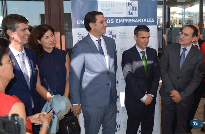 Fernández turismo consejero junta reunión coloquio empresarios josé bernal 