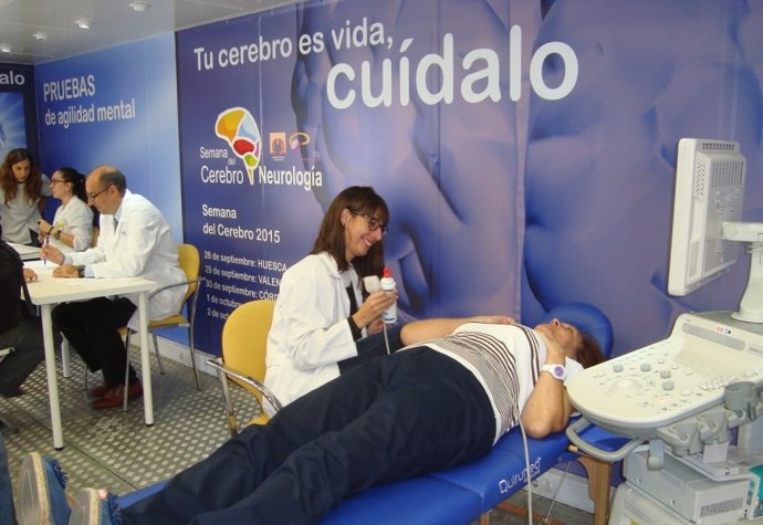 Autobús de la Semana del Cerebro en Segovia. 