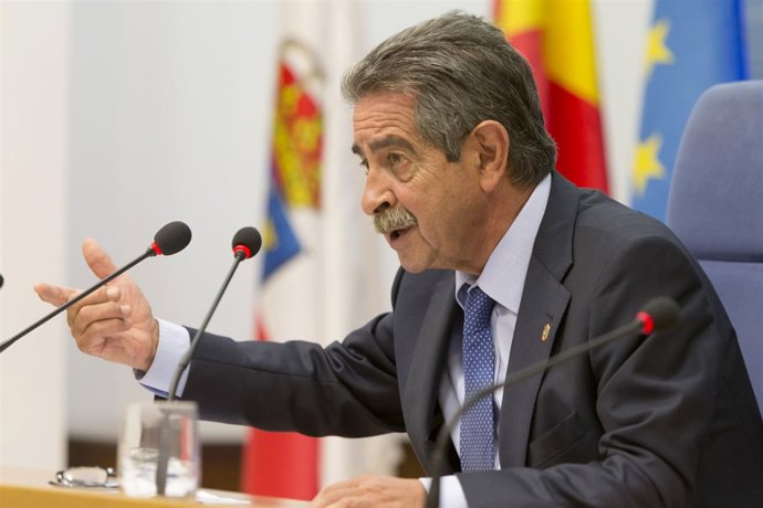 Revilla en rueda de prensa en el Gobierno