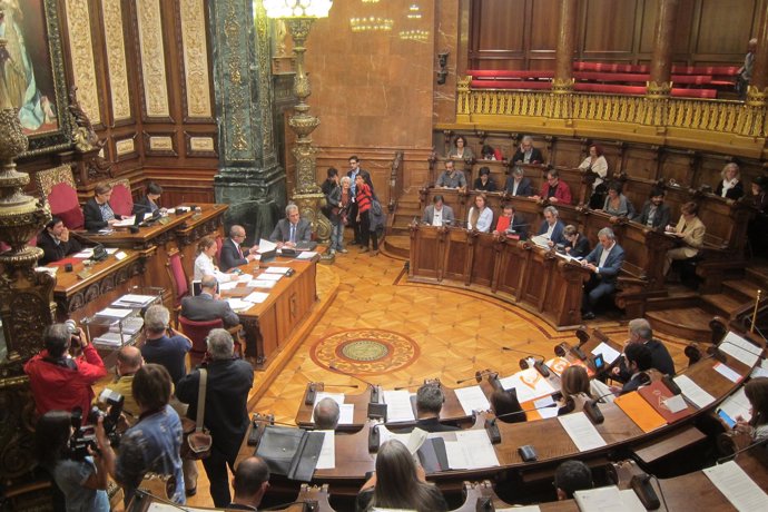 Pleno del ayuntamiento de barcelona