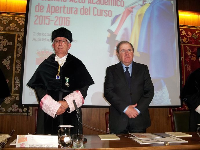 José Ángel Hermida, y el presidente de la Junta, Juan Vicente Herrera.