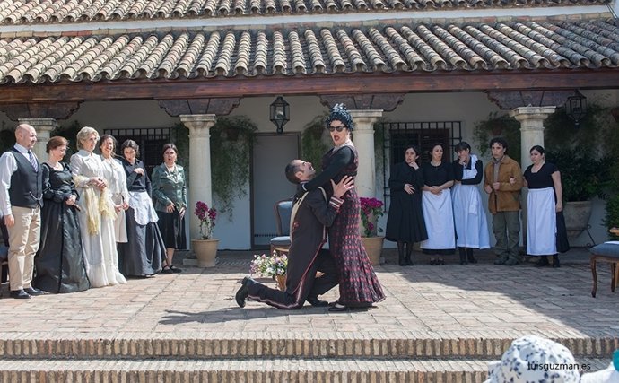 Uno de los ensayos de la representación sobre Alfonso XIII en Viana