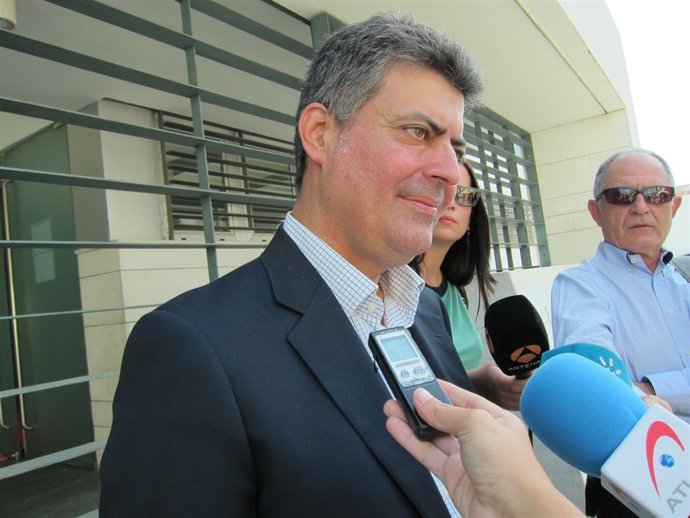 El letrado del acusado por el doble crimen de Almonte, Juan Ángel Rivera. 