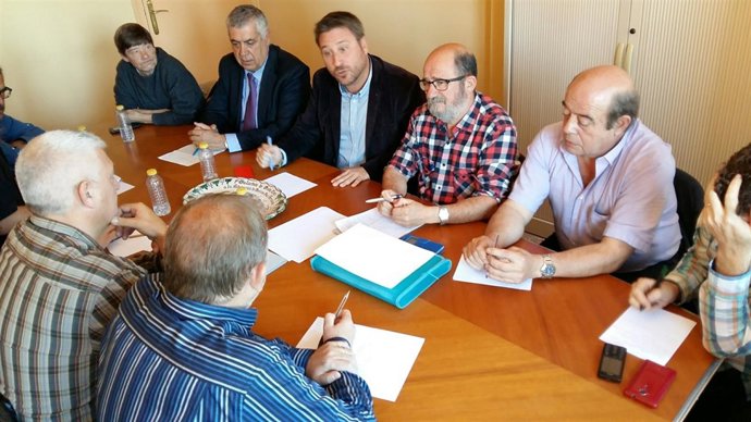 José Luis Soro se ha reunido con colectivos turolenses pro-ferrocarril.