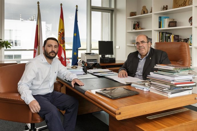 Oria recibe al representante de Business Hub Torrelavega