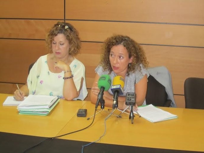 RUEDA DE PRENSA DE AHORA MURCIA, CON ALICIA MORALES EN LOS MICROS