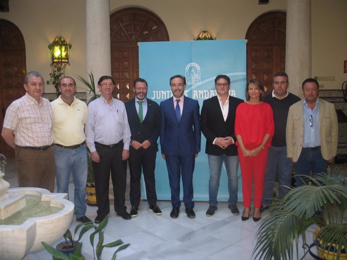 Reunión del consejero Felipe López con Unibús