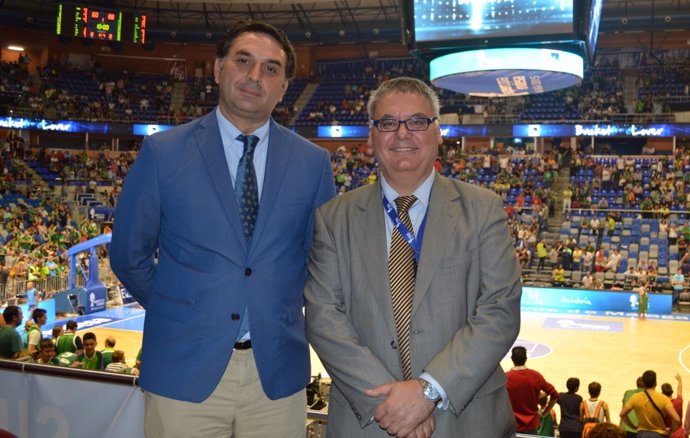 El consejero y el presidente de la ACB