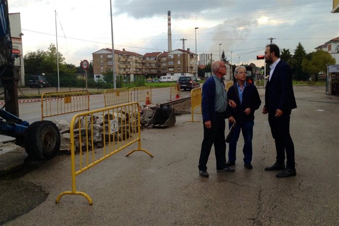 Visita a las obras de aceras en Barreda