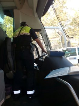 Control de transporte realizado por la Policía Local de Sevilla