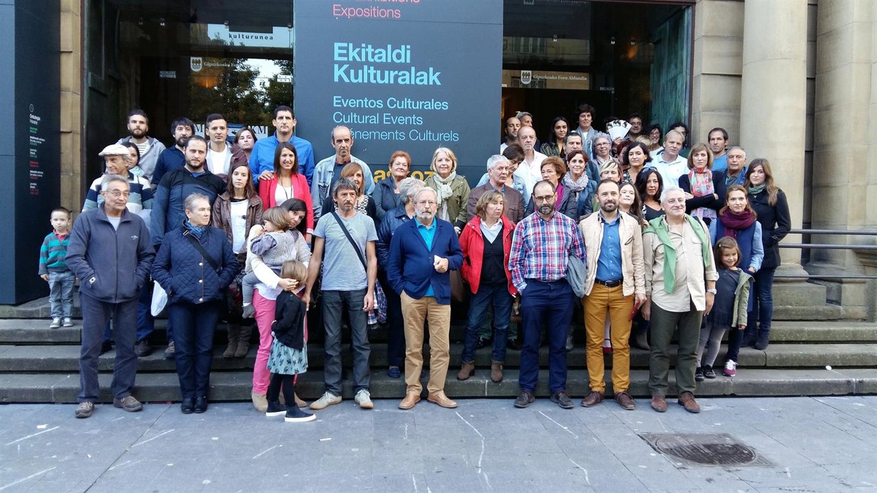 Itxaso se reúne con familias voluntarias.