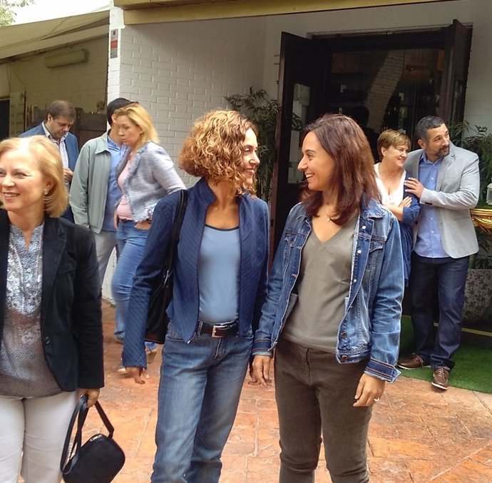 Sara Hernández con Meritxell Batet