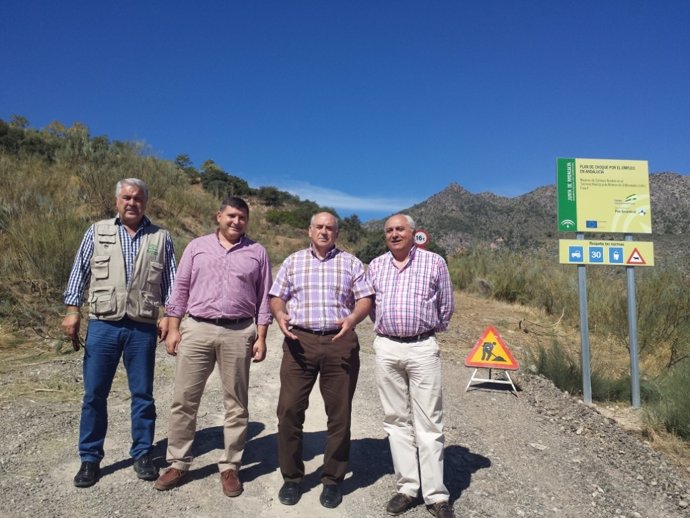 Trabajos en el camino rural El Monte, en la provincia de Jaén
