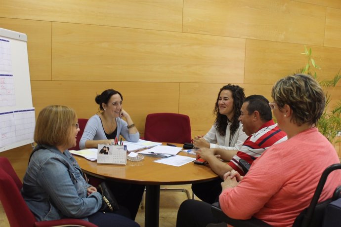 Reunión del Ayuntamiento de Huelva con Aspedio