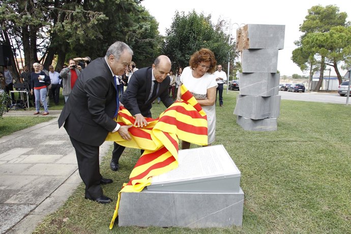 María Victoria Broto asiste al 50 aniversario de Vencillón.