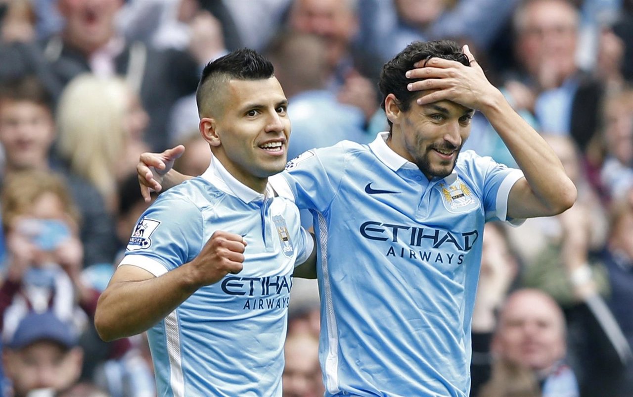 Kun Agüero y Jesús Navas con el City