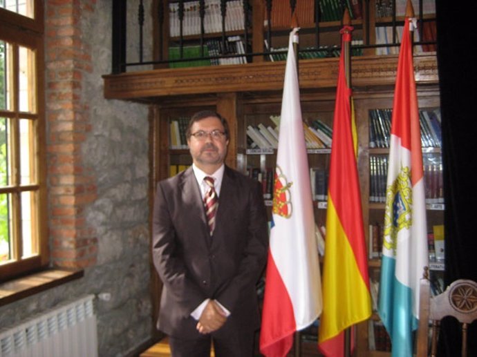 Jesús María Corona, letrado del Parlamento de Cantabria 
