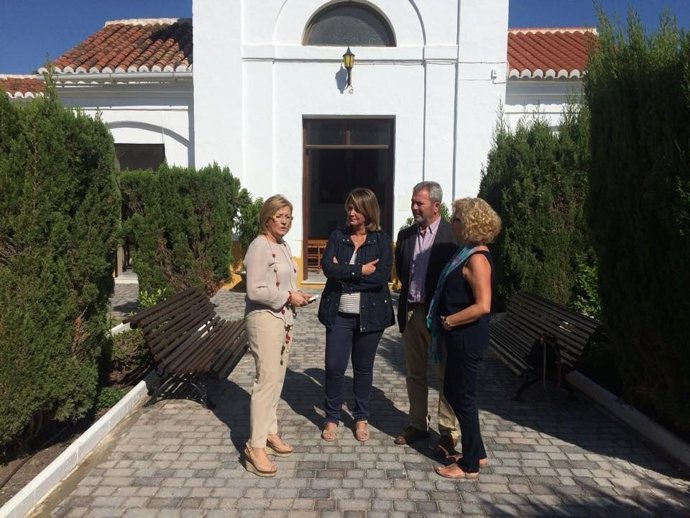 Visita del PP al cementerio de Motril (Granada)