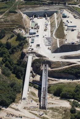 Nota De Prensa Y Fotos: Adif Alta Velocidad Concluye La Perforación Del Túnel De