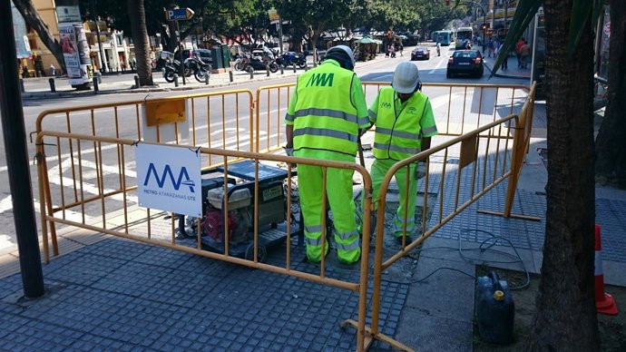 Trabajadores del metro de Málaga. 