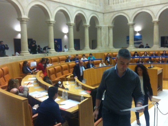 Grupo Parlamentario de Podemos abandona el pleno del Parlamento riojano