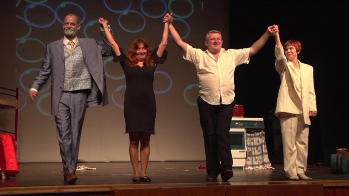 Saludo actores teatro cánovas compañía maría zambrano aniversario