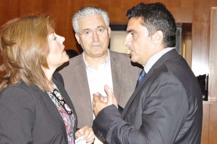 Sergio Pérez con García Madrigal (PSOE) y Carmen Martínez (CHA)
