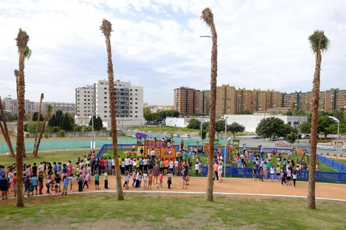 Zona infantil en el parque del antiguo cementerio de San Rafael