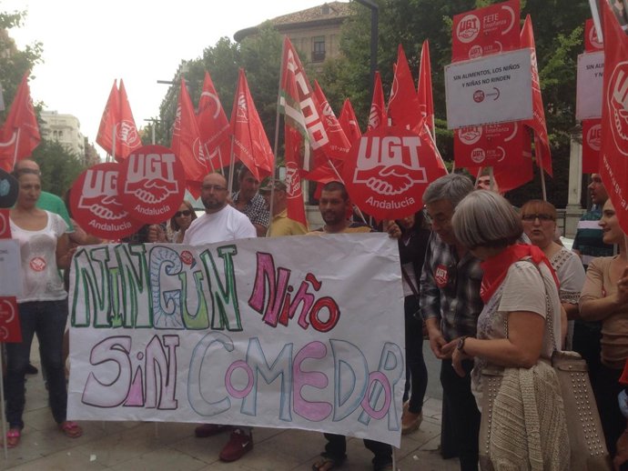 Protesta de UGT por la ausencia de comedor en colegios de la zona Norte