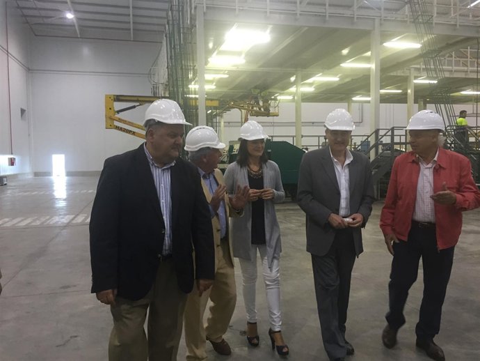 Crespín y Ruiz Almenara (centro) en la visita a Guadex