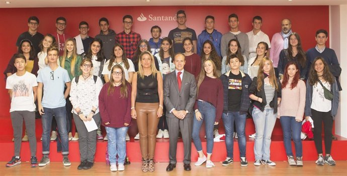 Alumnos se reúnen con el 'country manager' de Santander para España 