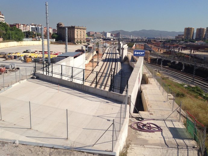 Obras del AVE en el barrio de la Sagrera en 2014