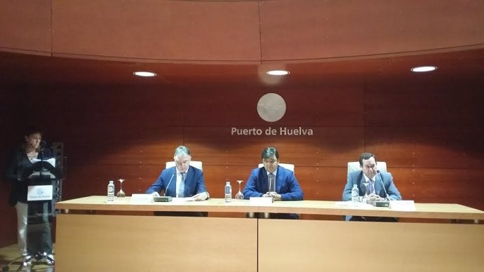 El alcalde de Huelva, Gabriel Cruz, y el delegado de la Junta, Gabriel Cruz.