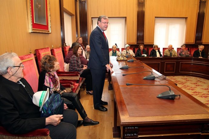 Silván durante la recepción a los participantes del programa 