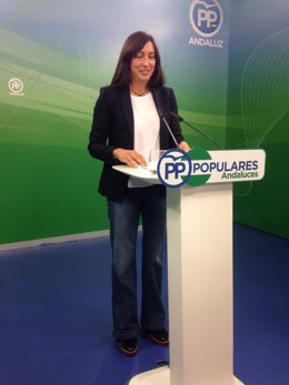 La secretaria general del PP-A, Dolores López, en rueda de prensa