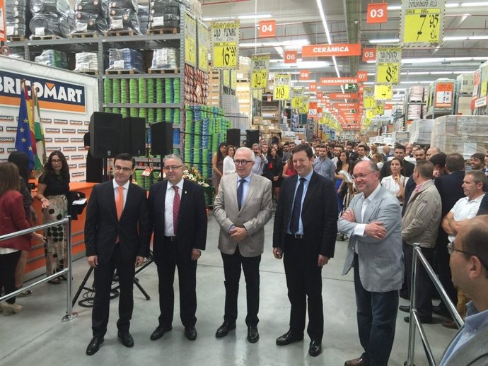 Inauguración centro de Bricomart en Bormujos (Sevilla).