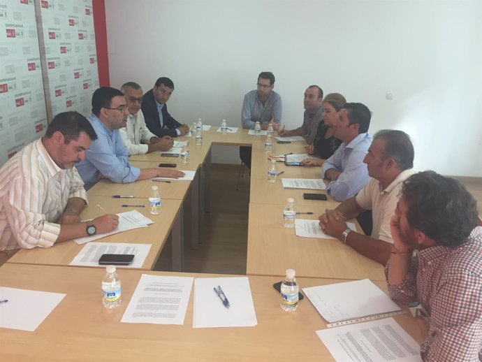 Reunión del PSOE con la Plataforma de Regantes del Condado de Huelva. 