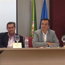 El delegado de Salud y Bienestar Social junto al presidente de la Diputación.