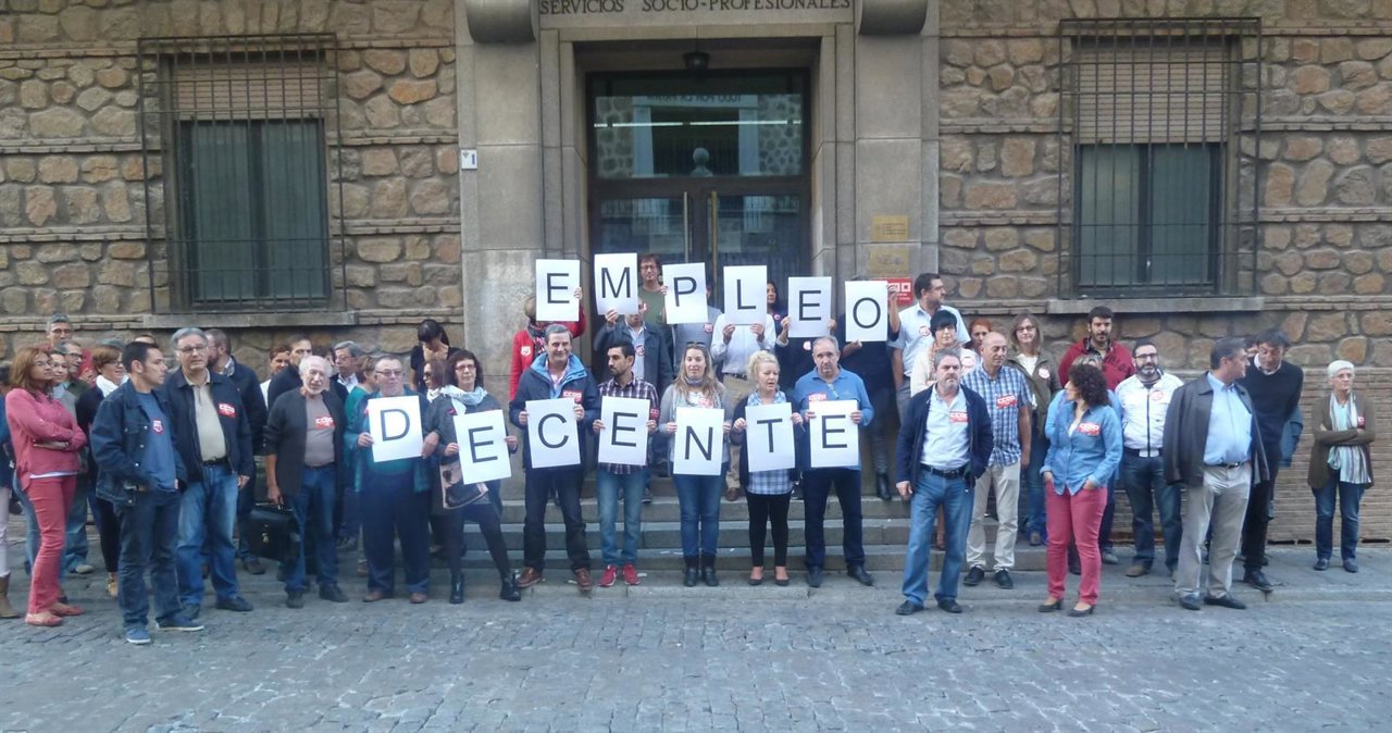 Concentración de UGT y CCOO en Toledo por la Jornada Mundial del Trabajo Decente