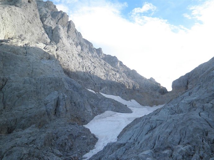 Masa de hielo en los Picos de Europa