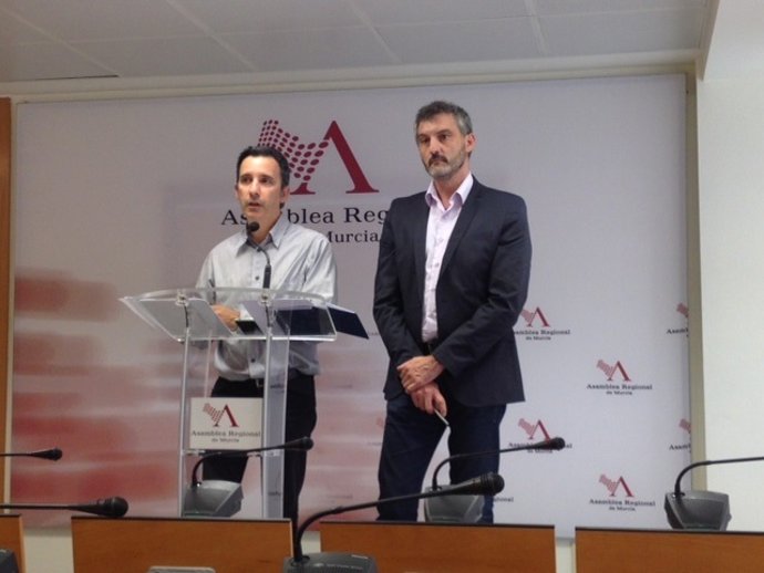 Urbina y Urralburu, en la rueda de prensa