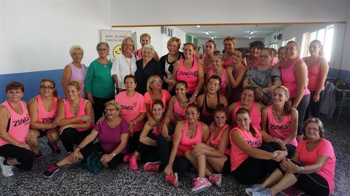 La diputada nacional del PP Celia Villalobos con mujeres de Málaga