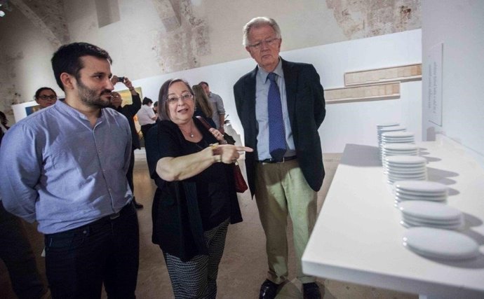 Vicent  Marzà en la presentación de la expsoición sobre la galería Cànem 